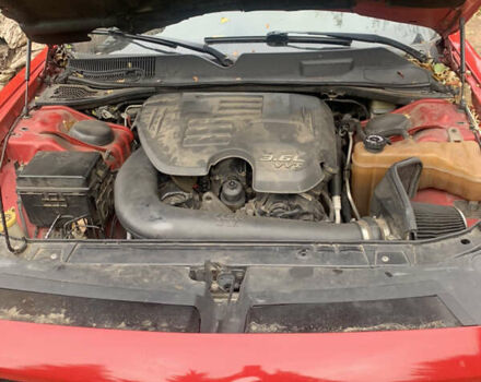 Червоний Додж Challenger, об'ємом двигуна 3.6 л та пробігом 250 тис. км за 14000 $, фото 6 на Automoto.ua