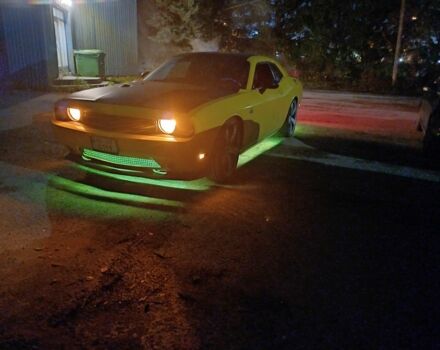 Красный Додж Челенджер, объемом двигателя 3.6 л и пробегом 260 тыс. км за 12500 $, фото 2 на Automoto.ua