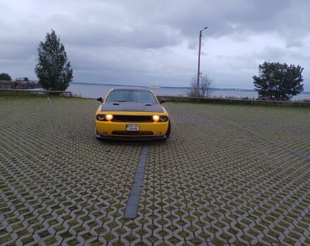 Красный Додж Челенджер, объемом двигателя 3.6 л и пробегом 260 тыс. км за 12500 $, фото 1 на Automoto.ua