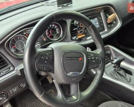 Червоний Додж Challenger, об'ємом двигуна 3.6 л та пробігом 124 тис. км за 15700 $, фото 17 на Automoto.ua