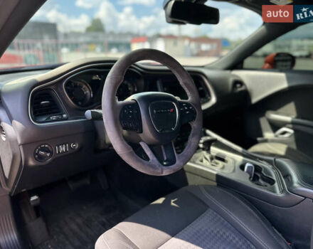 Красный Додж Челенджер, объемом двигателя 3.6 л и пробегом 168 тыс. км за 17099 $, фото 11 на Automoto.ua