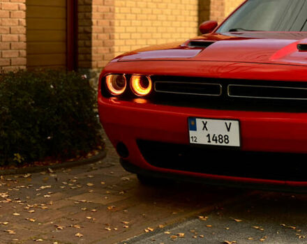 Красный Додж Челенджер, объемом двигателя 3.6 л и пробегом 159 тыс. км за 17200 $, фото 7 на Automoto.ua