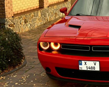 Красный Додж Челенджер, объемом двигателя 3.6 л и пробегом 159 тыс. км за 17200 $, фото 5 на Automoto.ua