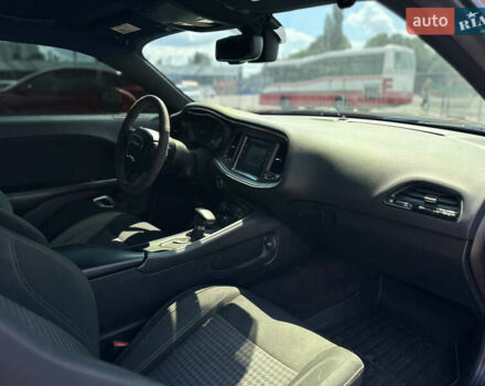 Красный Додж Челенджер, объемом двигателя 3.6 л и пробегом 168 тыс. км за 17099 $, фото 13 на Automoto.ua