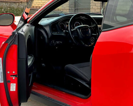 Красный Додж Челенджер, объемом двигателя 3.6 л и пробегом 159 тыс. км за 17200 $, фото 17 на Automoto.ua