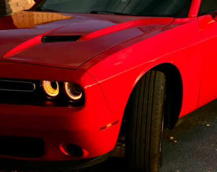 Красный Додж Челенджер, объемом двигателя 3.6 л и пробегом 159 тыс. км за 17200 $, фото 2 на Automoto.ua