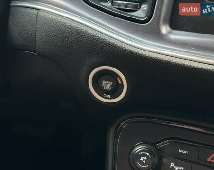 Красный Додж Челенджер, объемом двигателя 3.6 л и пробегом 168 тыс. км за 17099 $, фото 19 на Automoto.ua