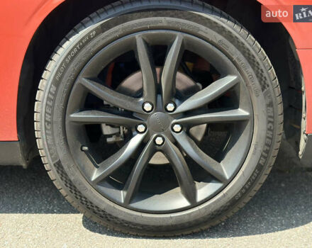 Красный Додж Челенджер, объемом двигателя 3.6 л и пробегом 168 тыс. км за 17099 $, фото 8 на Automoto.ua