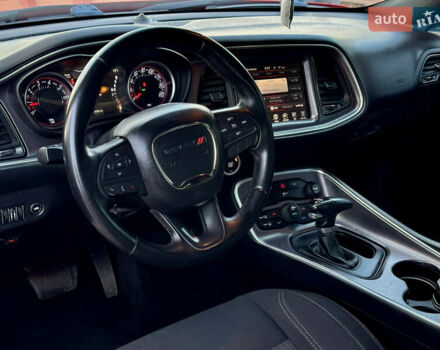 Красный Додж Челенджер, объемом двигателя 3.6 л и пробегом 159 тыс. км за 17200 $, фото 37 на Automoto.ua