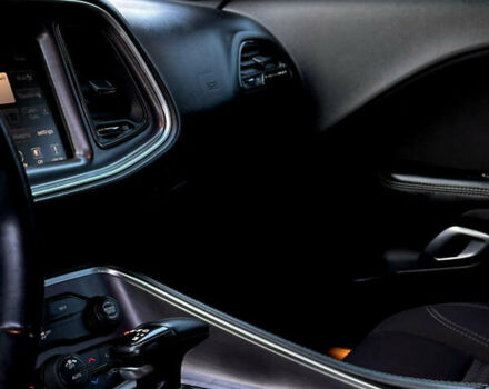 Красный Додж Челенджер, объемом двигателя 3.6 л и пробегом 159 тыс. км за 17200 $, фото 35 на Automoto.ua