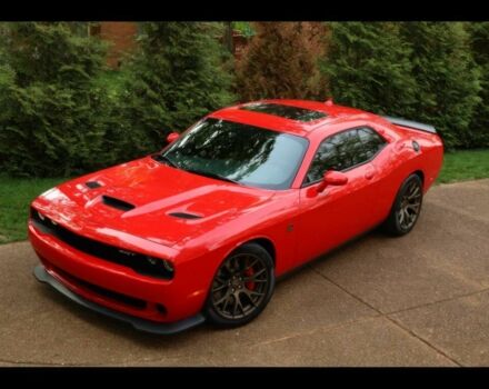 Красный Додж Челенджер, объемом двигателя 6.2 л и пробегом 58 тыс. км за 13670 $, фото 1 на Automoto.ua