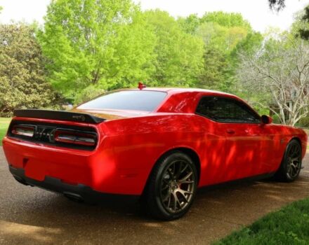 Червоний Додж Challenger, об'ємом двигуна 6.2 л та пробігом 69 тис. км за 25000 $, фото 5 на Automoto.ua