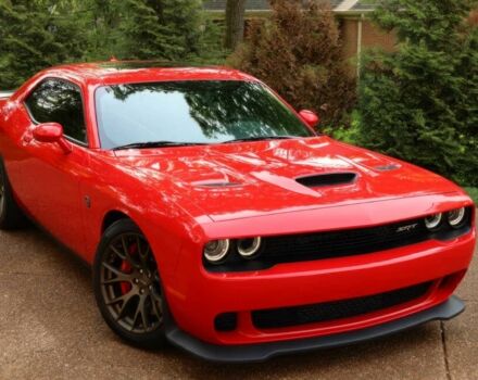 Червоний Додж Challenger, об'ємом двигуна 6.2 л та пробігом 69 тис. км за 25000 $, фото 1 на Automoto.ua