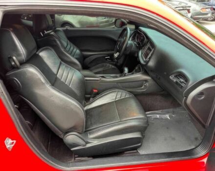 Додж Челенджер 2017 в Киеве на Automoto.ua Красный Додж Челенджер, объемом двигателя 6.2 л и пробегом 61 тыс. км за 9500 $, фото 9 на Automoto.ua