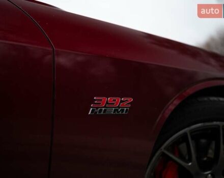 Красный Додж Челенджер, объемом двигателя 6.42 л и пробегом 76 тыс. км за 37000 $, фото 4 на Automoto.ua