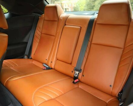 Червоний Додж Challenger, об'ємом двигуна 6.2 л та пробігом 63 тис. км за 10000 $, фото 9 на Automoto.ua