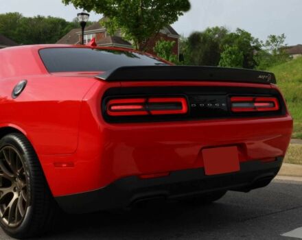 Червоний Додж Challenger, об'ємом двигуна 6.2 л та пробігом 80 тис. км за 11000 $, фото 7 на Automoto.ua