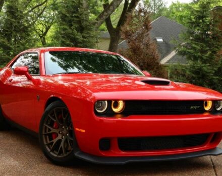 Червоний Додж Challenger, об'ємом двигуна 6.2 л та пробігом 80 тис. км за 11000 $, фото 1 на Automoto.ua