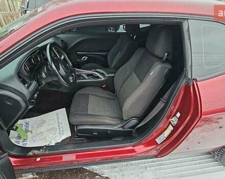 Червоний Додж Challenger, об'ємом двигуна 3.6 л та пробігом 82 тис. км за 10900 $, фото 5 на Automoto.ua