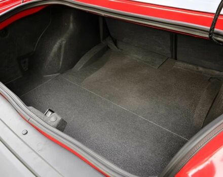 Червоний Додж Challenger, об'ємом двигуна 6.2 л та пробігом 63 тис. км за 10000 $, фото 10 на Automoto.ua