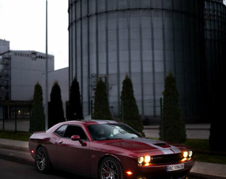 Красный Додж Челенджер, объемом двигателя 6.42 л и пробегом 76 тыс. км за 37000 $, фото 10 на Automoto.ua