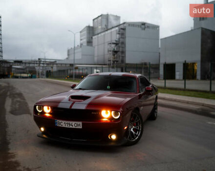 Красный Додж Челенджер, объемом двигателя 6.42 л и пробегом 76 тыс. км за 37000 $, фото 1 на Automoto.ua