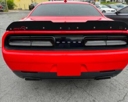 Додж Челенджер 2017 в Киеве на Automoto.ua Красный Додж Челенджер, объемом двигателя 6.2 л и пробегом 61 тыс. км за 9500 $, фото 6 на Automoto.ua