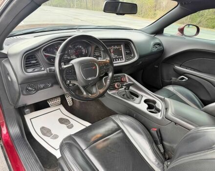 Красный Додж Челенджер, объемом двигателя 3.6 л и пробегом 36 тыс. км за 14000 $, фото 7 на Automoto.ua