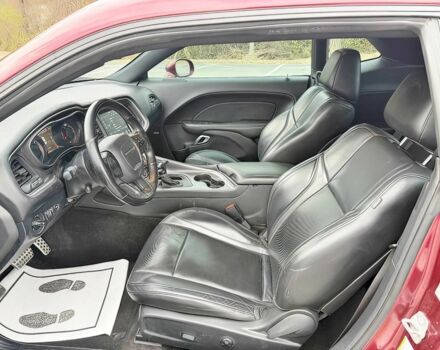 Красный Додж Челенджер, объемом двигателя 3.6 л и пробегом 36 тыс. км за 14000 $, фото 8 на Automoto.ua