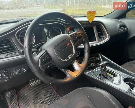 Красный Додж Челенджер, объемом двигателя 3.6 л и пробегом 124 тыс. км за 20500 $, фото 12 на Automoto.ua