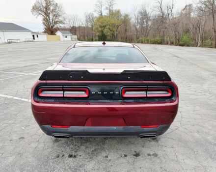 Красный Додж Челенджер, объемом двигателя 3.6 л и пробегом 36 тыс. км за 14000 $, фото 4 на Automoto.ua