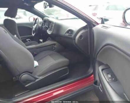 Додж Челенджер 2018 в Ровно на Automoto.ua Красный Додж Челенджер, объемом двигателя 3.6 л и пробегом 84 тыс. км за 4500 $, фото 4 на Automoto.ua