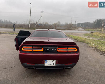 Красный Додж Челенджер, объемом двигателя 3.6 л и пробегом 124 тыс. км за 20500 $, фото 6 на Automoto.ua