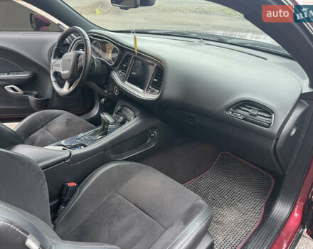 Красный Додж Челенджер, объемом двигателя 3.6 л и пробегом 124 тыс. км за 20500 $, фото 10 на Automoto.ua