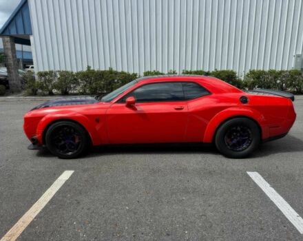 Красный Додж Челенджер, объемом двигателя 6.2 л и пробегом 41 тыс. км за 11200 $, фото 4 на Automoto.ua