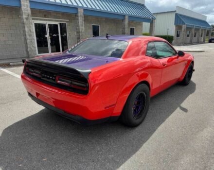Красный Додж Челенджер, объемом двигателя 6.2 л и пробегом 41 тыс. км за 11200 $, фото 7 на Automoto.ua
