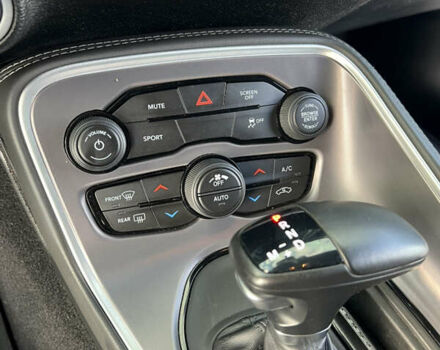 Красный Додж Челенджер, объемом двигателя 3.61 л и пробегом 55 тыс. км за 20400 $, фото 26 на Automoto.ua