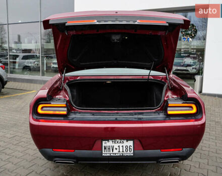 Красный Додж Челенджер, объемом двигателя 3.6 л и пробегом 13 тыс. км за 19999 $, фото 32 на Automoto.ua