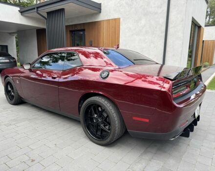 Красный Додж Челенджер, объемом двигателя 6.4 л и пробегом 66 тыс. км за 39000 $, фото 3 на Automoto.ua