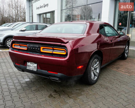 Красный Додж Челенджер, объемом двигателя 3.6 л и пробегом 13 тыс. км за 19999 $, фото 7 на Automoto.ua
