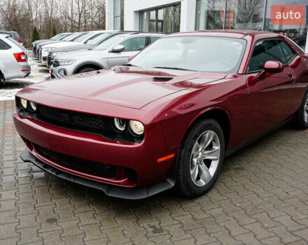 Красный Додж Челенджер, объемом двигателя 3.6 л и пробегом 13 тыс. км за 19999 $, фото 2 на Automoto.ua
