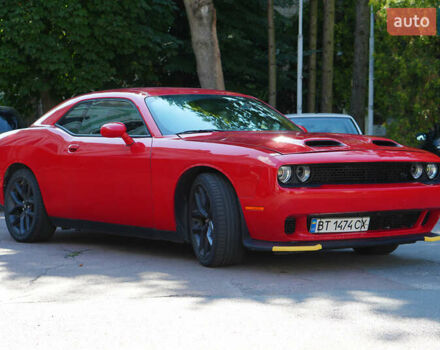 Красный Додж Челенджер, объемом двигателя 5.65 л и пробегом 32 тыс. км за 23900 $, фото 2 на Automoto.ua