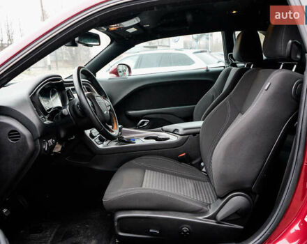 Красный Додж Челенджер, объемом двигателя 3.6 л и пробегом 8 тыс. км за 19999 $, фото 15 на Automoto.ua