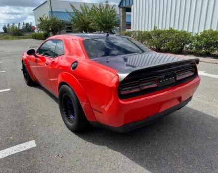 Красный Додж Челенджер, объемом двигателя 6.2 л и пробегом 41 тыс. км за 11200 $, фото 5 на Automoto.ua