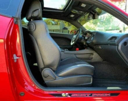 Додж Челенджер 2019 в Киеве на Automoto.ua Красный Додж Челенджер, объемом двигателя 6.4 л и пробегом 48 тыс. км за 16200 $, фото 8 на Automoto.ua