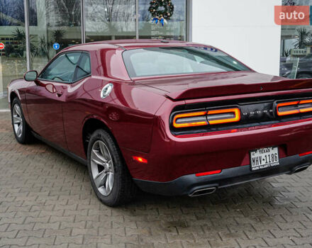 Красный Додж Челенджер, объемом двигателя 3.6 л и пробегом 13 тыс. км за 19999 $, фото 4 на Automoto.ua