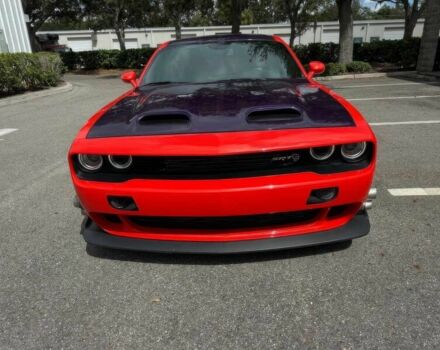 Красный Додж Челенджер, объемом двигателя 6.2 л и пробегом 41 тыс. км за 11200 $, фото 1 на Automoto.ua