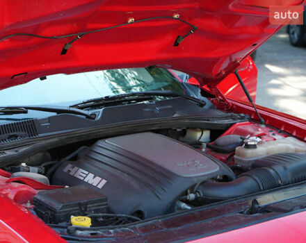Красный Додж Челенджер, объемом двигателя 5.65 л и пробегом 32 тыс. км за 23900 $, фото 9 на Automoto.ua