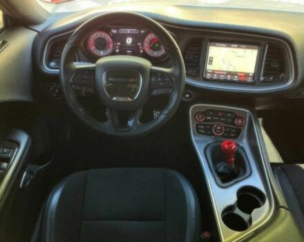 Додж Челенджер 2019 в Киеве на Automoto.ua Красный Додж Челенджер, объемом двигателя 6.4 л и пробегом 48 тыс. км за 16200 $, фото 10 на Automoto.ua