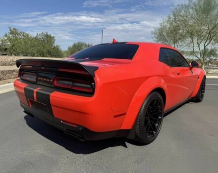 Красный Додж Челенджер, объемом двигателя 6.2 л и пробегом 44 тыс. км за 16800 $, фото 4 на Automoto.ua